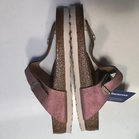 Birkenstock Gizeh BS Leather Thong Sandal. Metallic. Pink. Gold. Size: 6, 7, 10 - Picture 5 of 12
